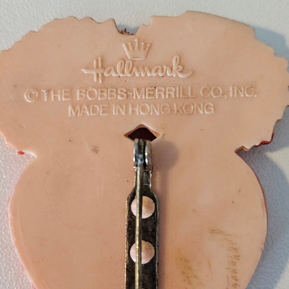 Vintage Hallmark Raggedy Ann & Andy Heart Plastic Pin - Picture 2 of 5